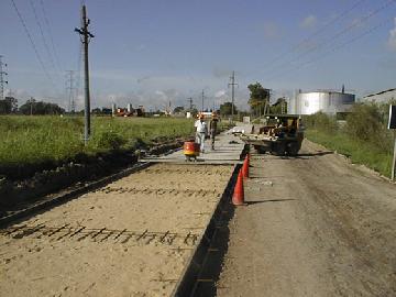 Construccin de vereda de hormign industria zona sur Empresa constructora y obras de arquitectura